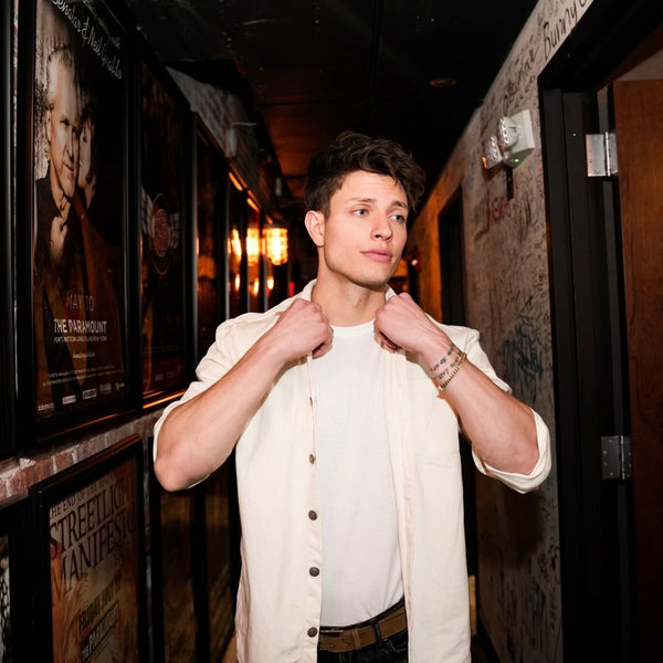 How to dress (and behave) in a comedy club, according to a standup comedian
