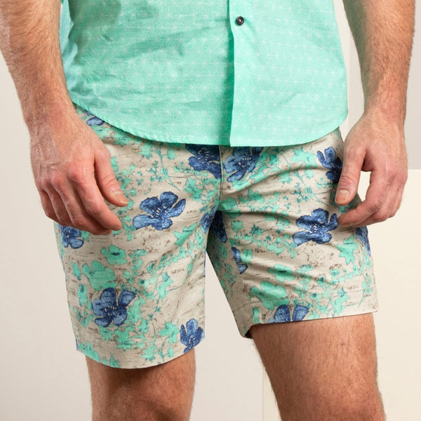 Lords of Harlech Tan/Blue Hibiscus Print 7" Shorts with Printed Contrast Interior