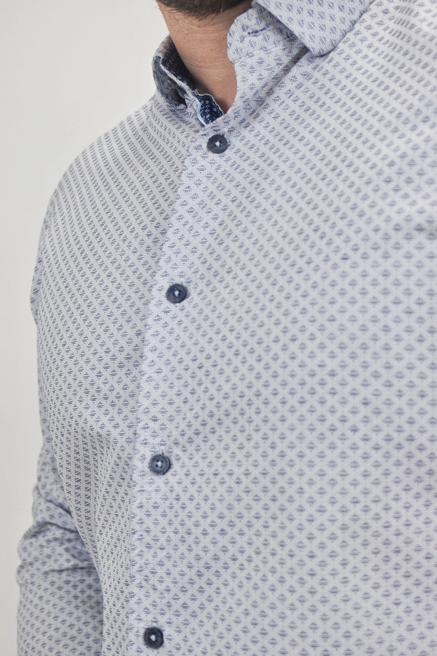 Faire,Spazio, Spazio White With Dotted Navy Line Diamond Print Long Sleeve Button Up Shirt, White, Medium-43-TagM