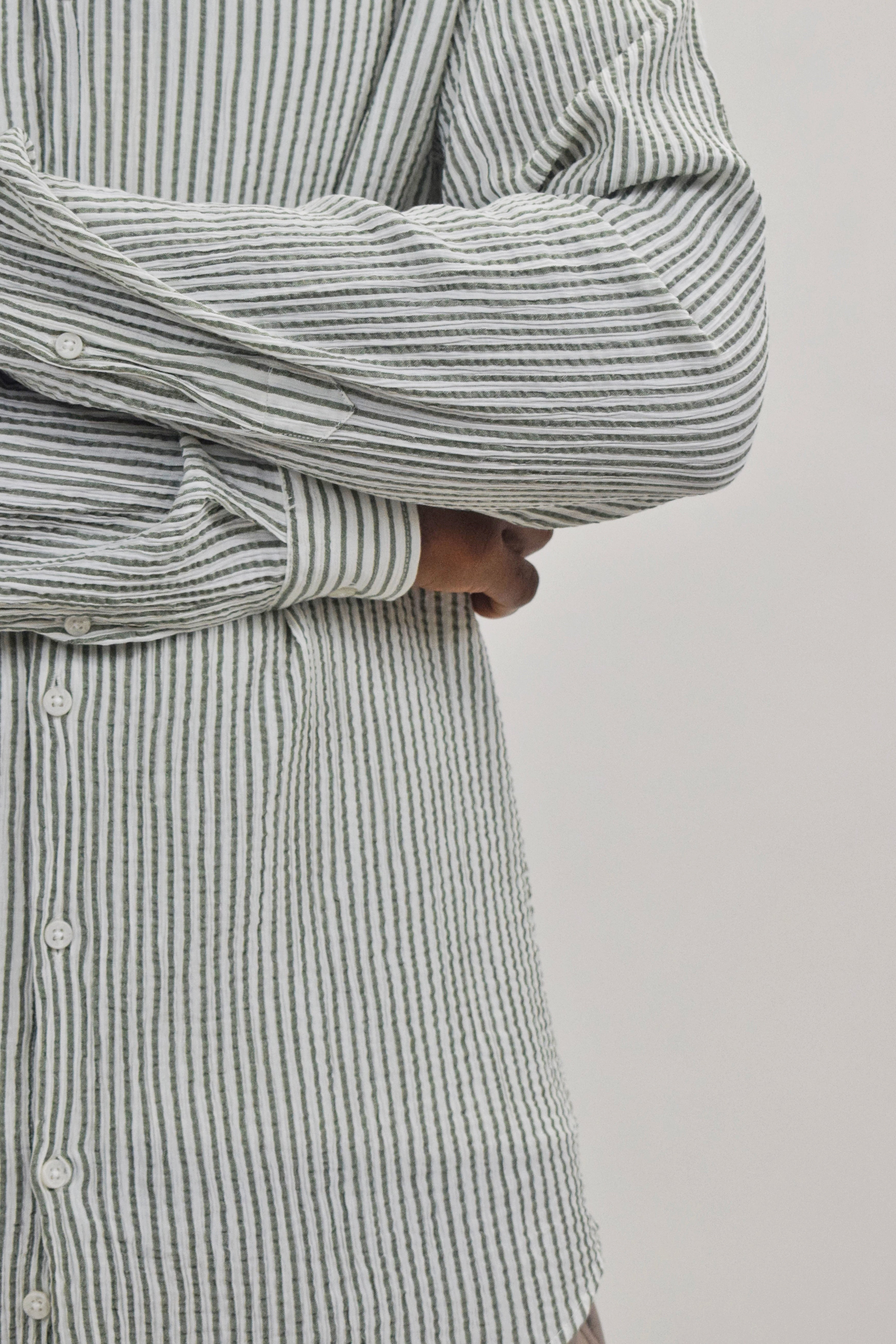 Wholesale,Suit Sartoria, Suit Sartoria Green And White Horizontally Striped Crinkle Cut Long Sleeve Button Up Shirt, White, Medium-42-TagL