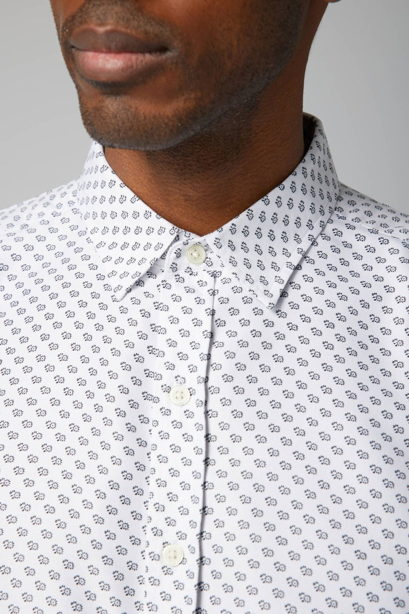 Faire,Julian & Mark, Julian & Mark White Microfiber Poly Geo Short Sleeve Shirt, White, Large-46-TagL