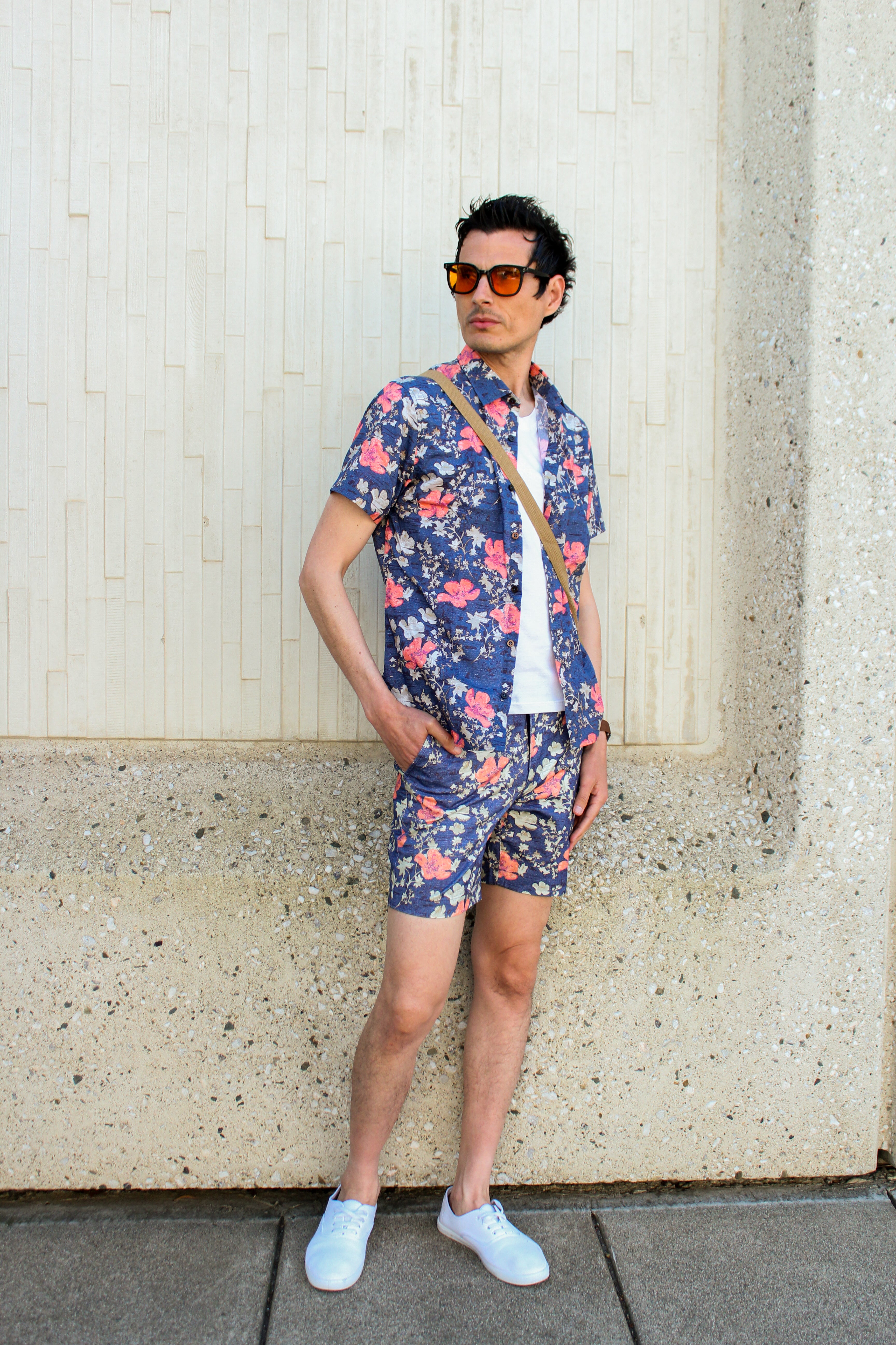 Brand Partner,Lords of Harlech, Lords of Harlech Navy Hibiscus Print Mechanical Stretch Scott Oriental Button Up Shirt, Blue, Small-39-TagSMedium-42-TagMLarge-45-TagLExtra Large-48-TagXLExtra Extra Large-50-TagXXL