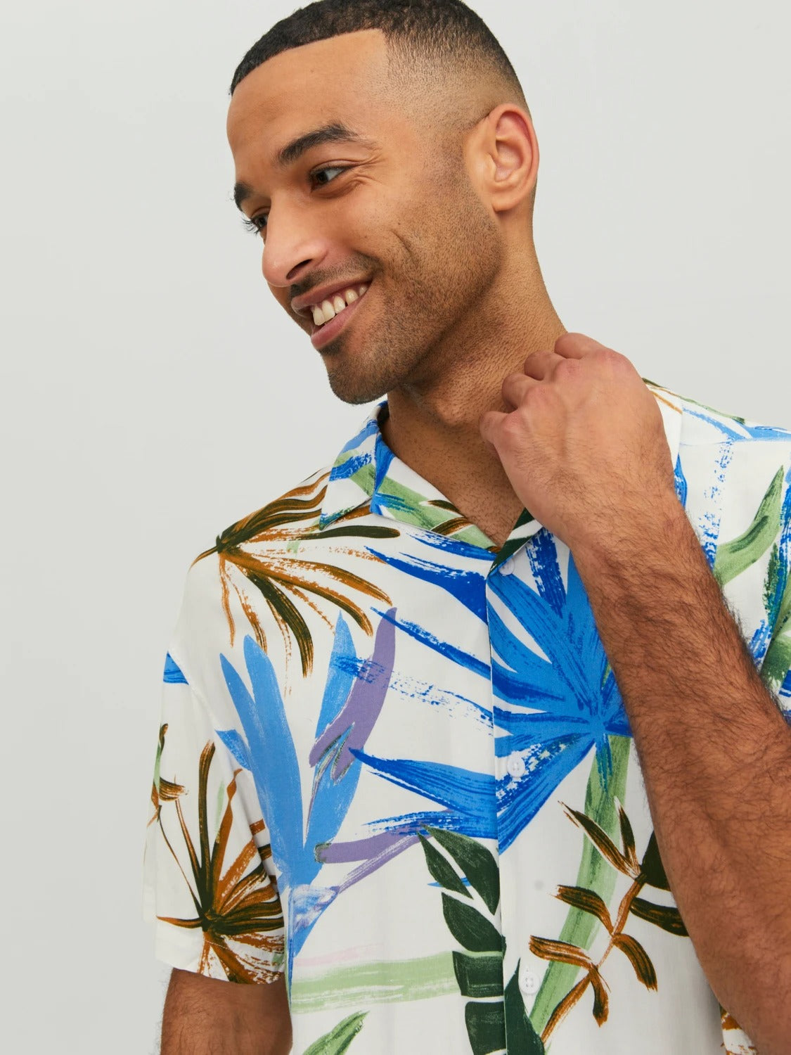 Wholesale,Jack & Jones, Jack & Jones White Tropical Print Resort Shirt Short Sleeve, White, Medium-44-TagM