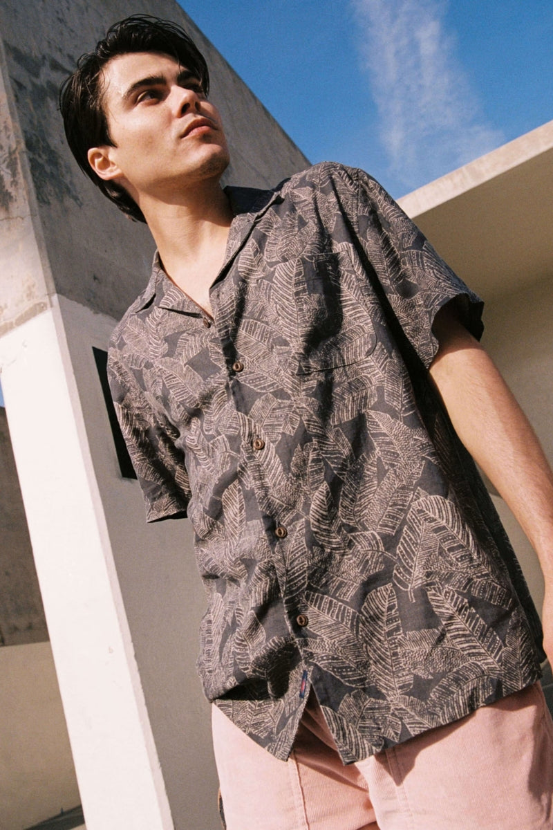 Wholesale,Faherty, Faherty Graphite Tropical Print Camp Shirt, Grey, Small-41-TagSMedium-43-TagMLarge-46-TagLExtra Large-49-TagXLExtra Extra Large-52-TagXXL
