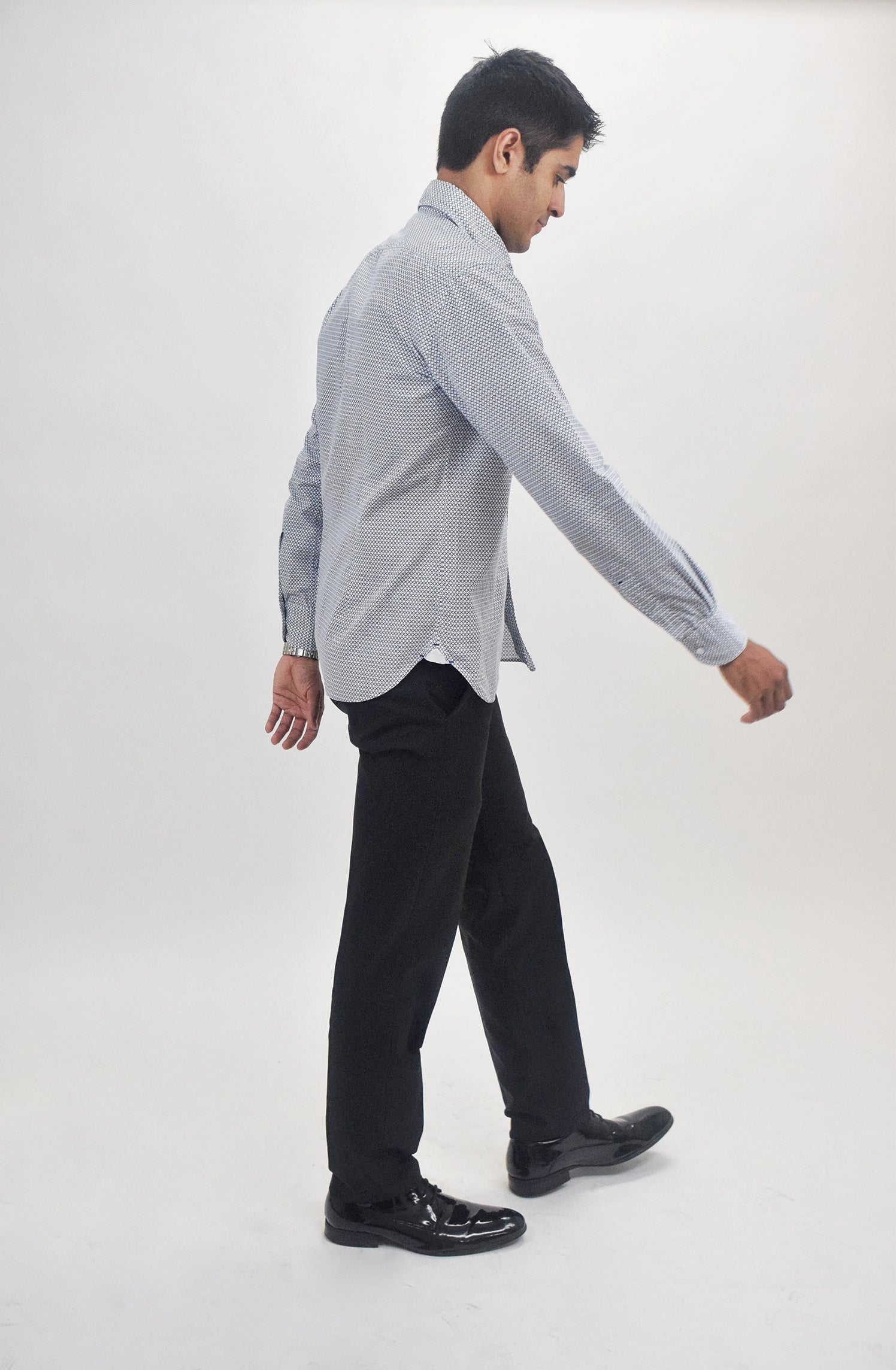 The RealReal,Beau Brummel, Beau Brummel Blue Geo Circle Print Slim Fit Button Up Shirt, Blue, Medium-42-TagM