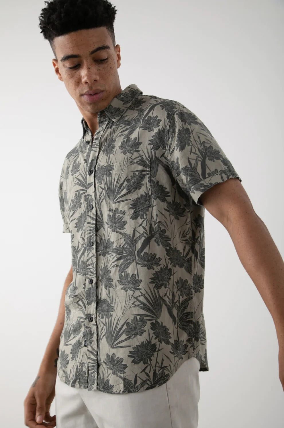 Wholesale,Rails, Rails Tan Jungle Print Short Sleeve Button Up Shirt, Tan, Medium-43-TagM