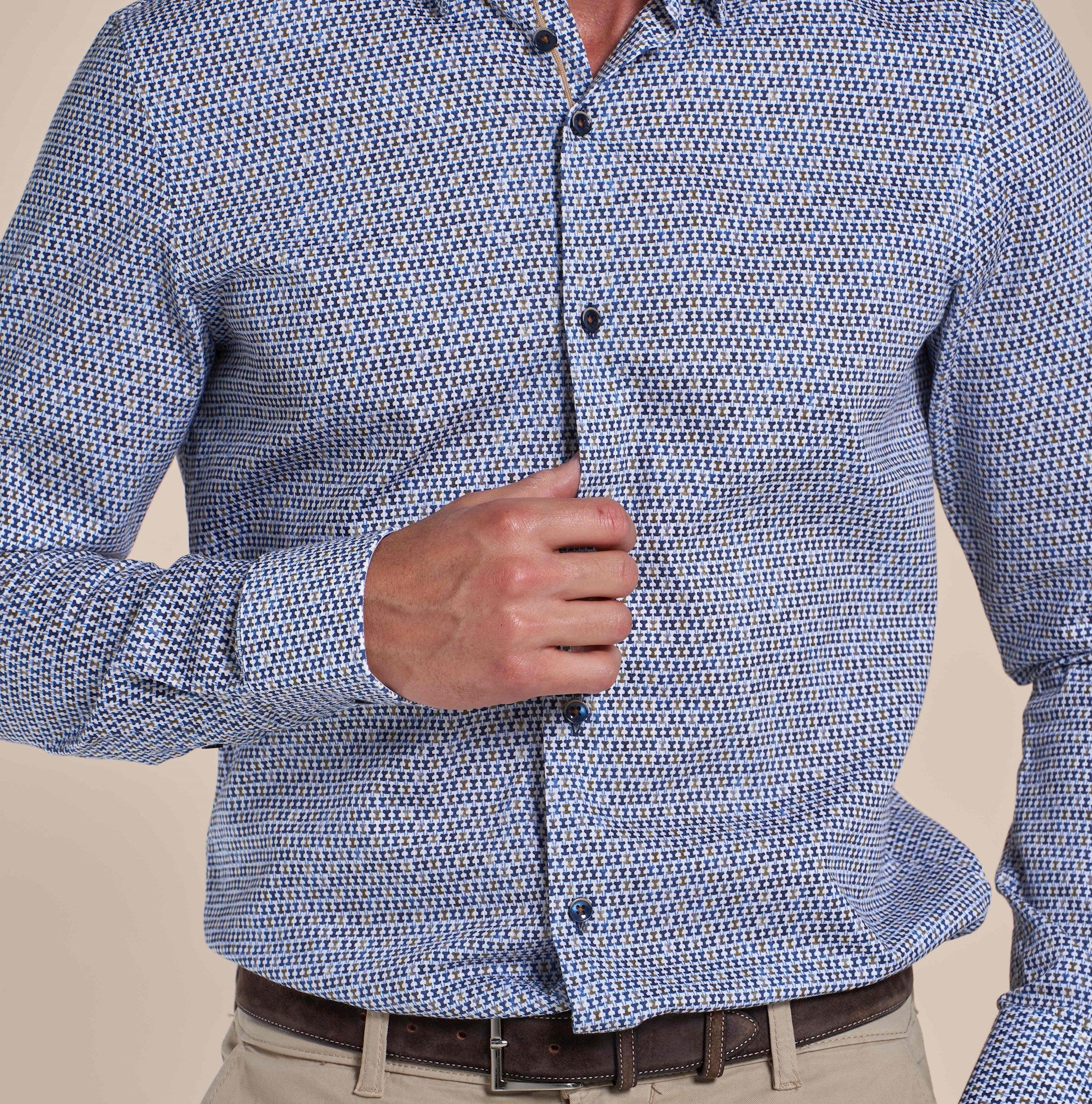 Brand Partner,R2 Amsterdam, R2 Amsterdam White With Blue Multi Chair Print Long Sleeve Button Up Shirt, White, Small-41-Tag38