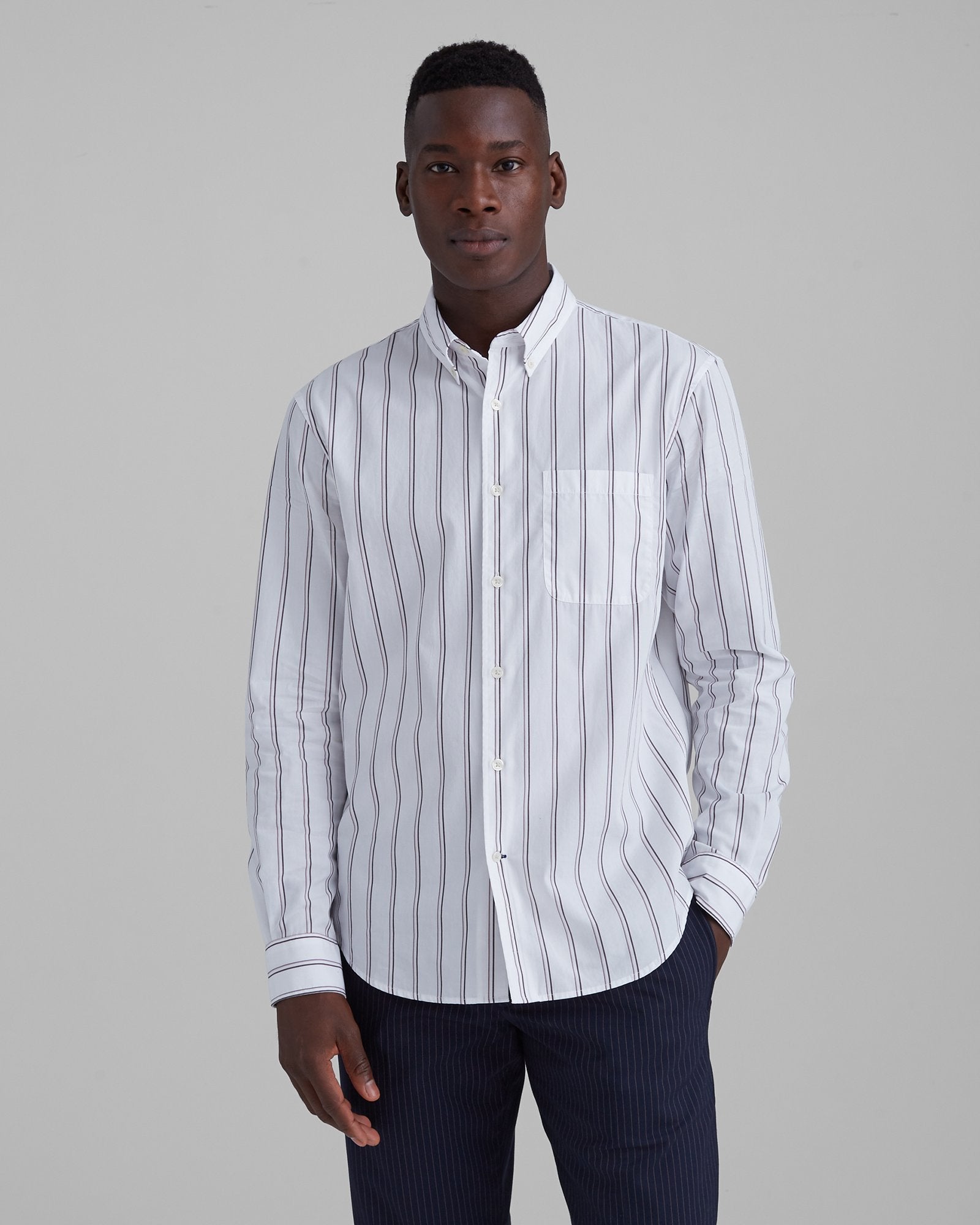 GILT, Club Monaco White Stripe Button Down Shirt, White, Large-45-TagLMedium-42-TagM